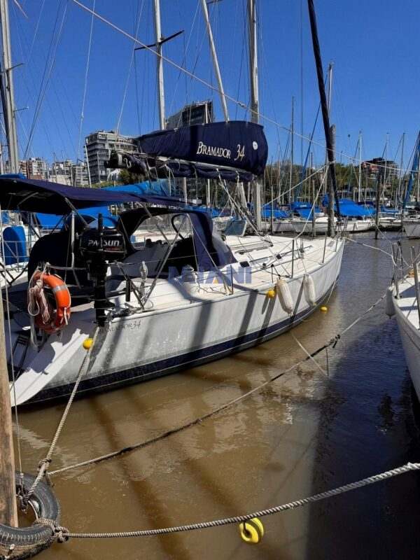 velero Bramador 34 con Yanmar 29hp. Muy equipado. en venta @mianibarcos