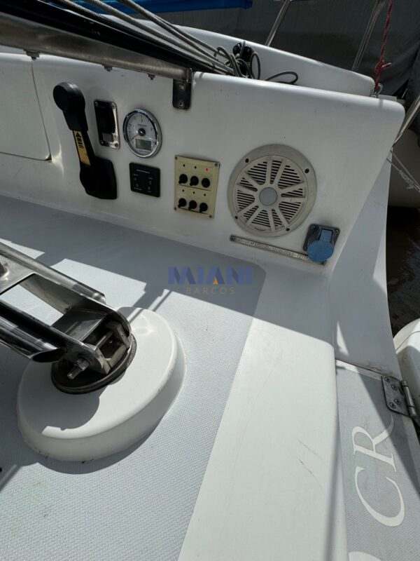 velero Cörum 300 en venta. motor Volvo 20hp, instrumental b&g, excelente estado. vende @mianibarcos