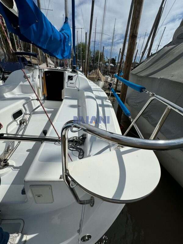 velero Cörum 300 en venta. motor Volvo 20hp, instrumental b&g, excelente estado. vende @mianibarcos