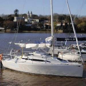 velero Pandora 260 año 2010, calado 1.30, motor Tohatsu 9.8hp. velas hood. enrollador. piloto automatico Raymarine. Excelente estado! en venta en @mianibarcos