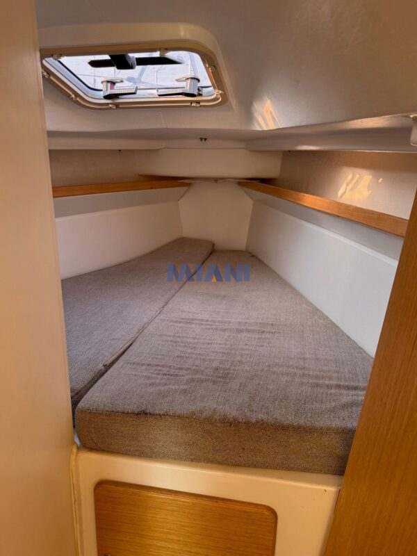 El mejor Cörum 300 en venta: velas North Sails carbono-kevlar, electrónica B&G, motor Yanmar, y componentes de carbono (timón, botavara, tangón). Impecable estado, listo para dominar regatas. ¡Oportunidad única! @mianibarcos