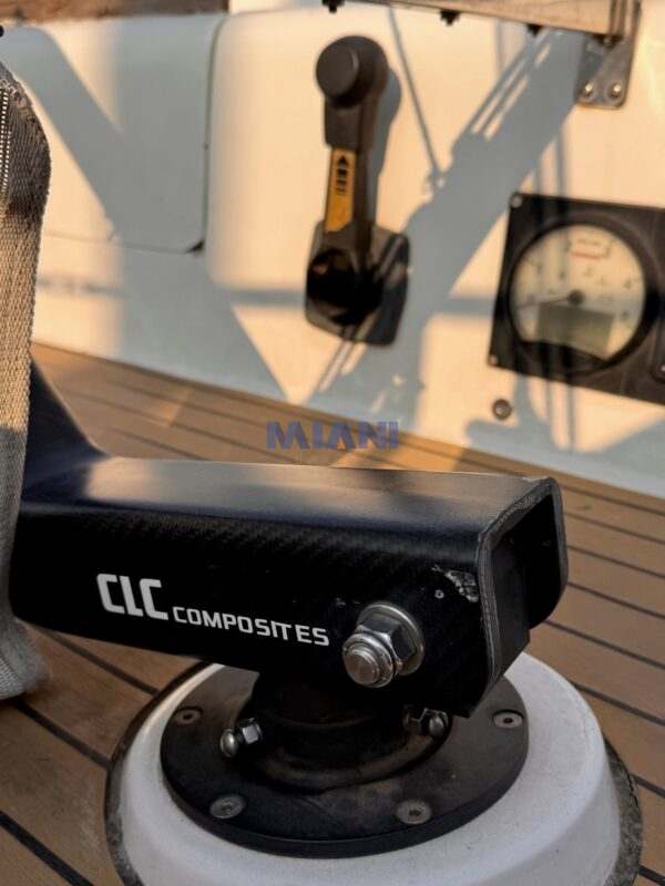 El mejor Cörum 300 en venta: velas North Sails carbono-kevlar, electrónica B&G, motor Yanmar, y componentes de carbono (timón, botavara, tangón). Impecable estado, listo para dominar regatas. ¡Oportunidad única! @mianibarcos