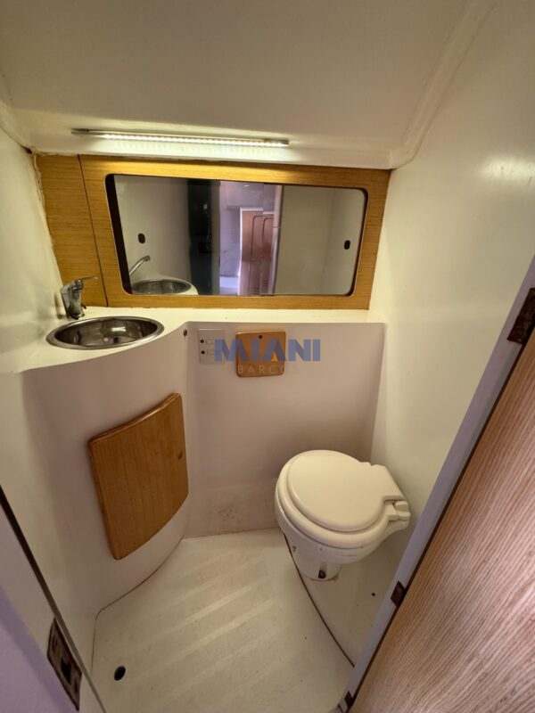 El mejor Cörum 300 en venta: velas North Sails carbono-kevlar, electrónica B&G, motor Yanmar, y componentes de carbono (timón, botavara, tangón). Impecable estado, listo para dominar regatas. ¡Oportunidad única! @mianibarcos