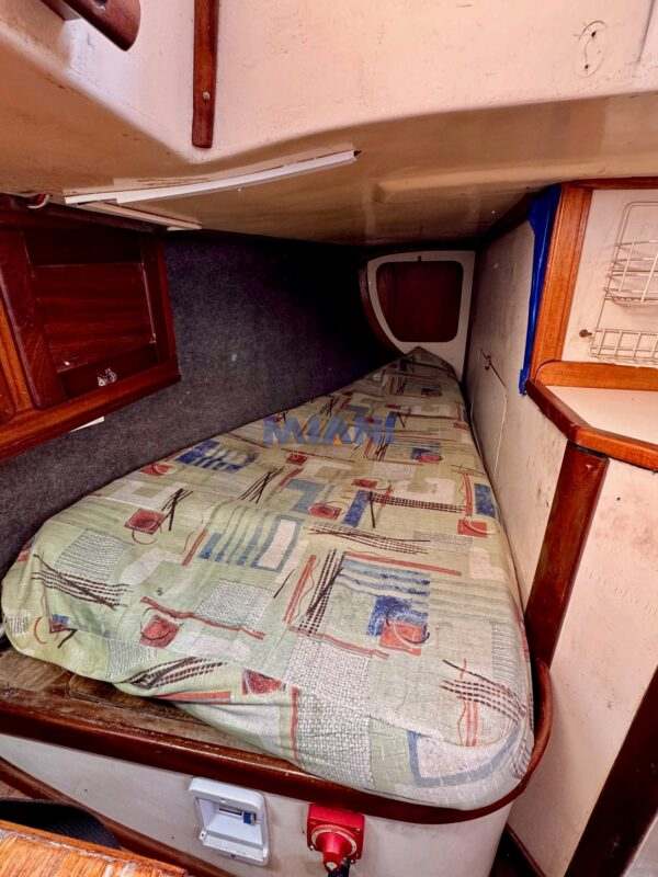 velero Plenamar 30 con motor Yanmar 15hp diesel. en venta @mianibarcos