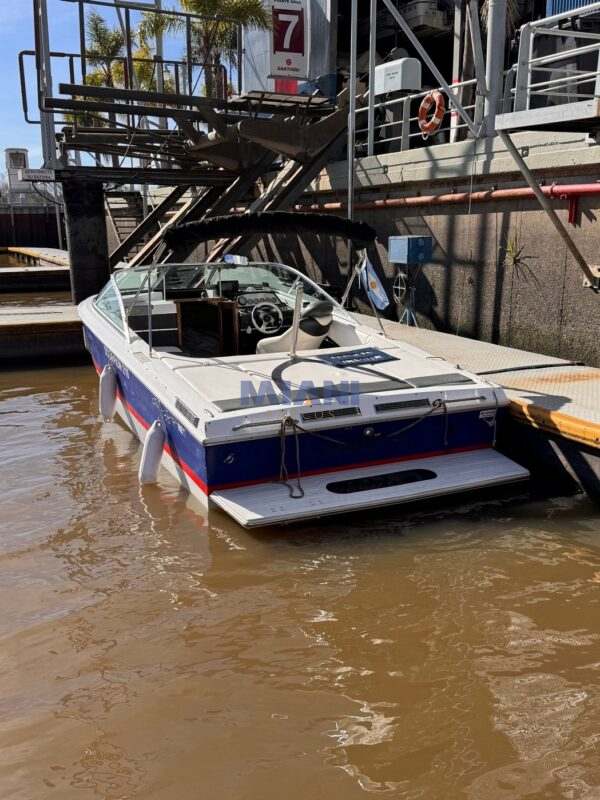 lancha chris craft Scorpion 210 (1990) con Mercruiser 260hp. en venta @mianibarcos