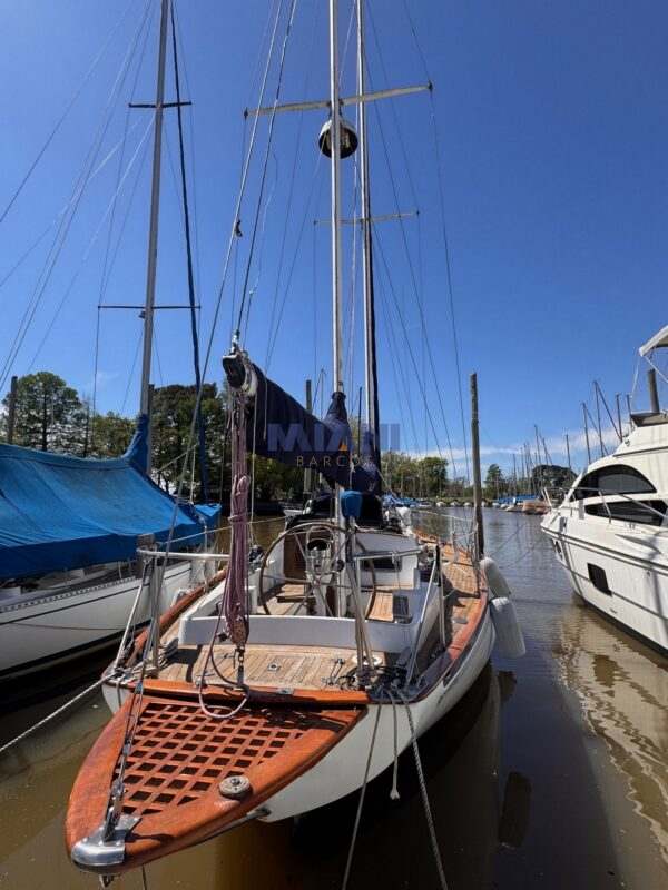 velero F&C 44, construido y diseñado por German Frers. en venta @mianibarcos