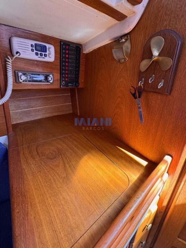 velero Sailor 875 diseño Frers, motor Vetus 16hp diesel. en venta @mianibarcos