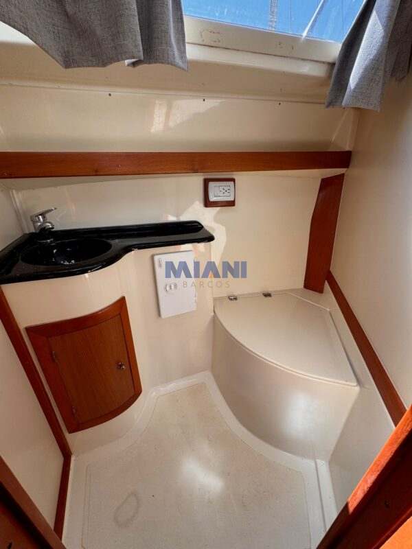 crucero Custon Special año 2011 con Volvo 5.0 V8 270hp. aire acondicionado y calefaccion. service 2025. en venta @mianibarcos