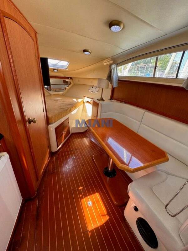 crucero Custon Special año 2011 con Volvo 5.0 V8 270hp. aire acondicionado y calefaccion. service 2025. en venta @mianibarcos