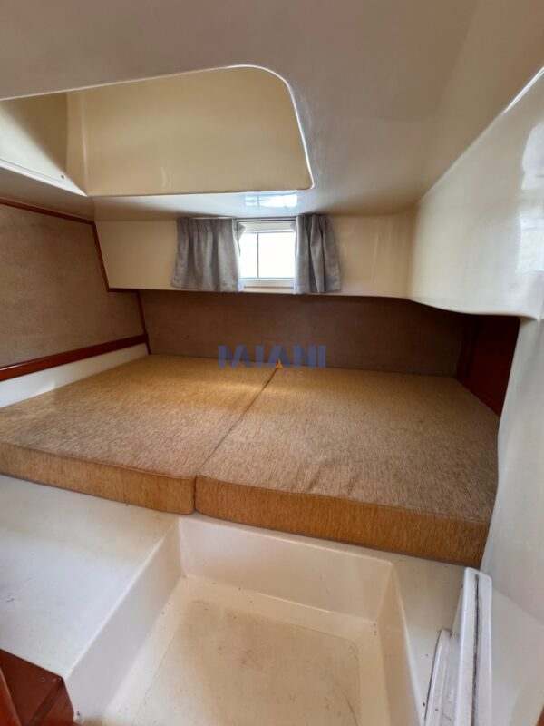 crucero Custon Special año 2011 con Volvo 5.0 V8 270hp. aire acondicionado y calefaccion. service 2025. en venta @mianibarcos