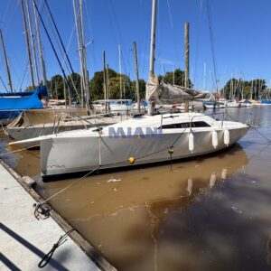 velero Mastracchio 245 año 2022 con quilla izable. Timon y caña de carbono, velas North Sails. en venta @mianibarcos