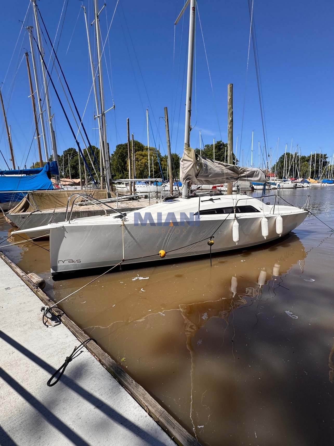 Mastracchio 24.5 velero Mastracchio 245 año 2022 con quilla izable. Timon y caña de carbono, velas North Sails. en venta @mianibarcos
