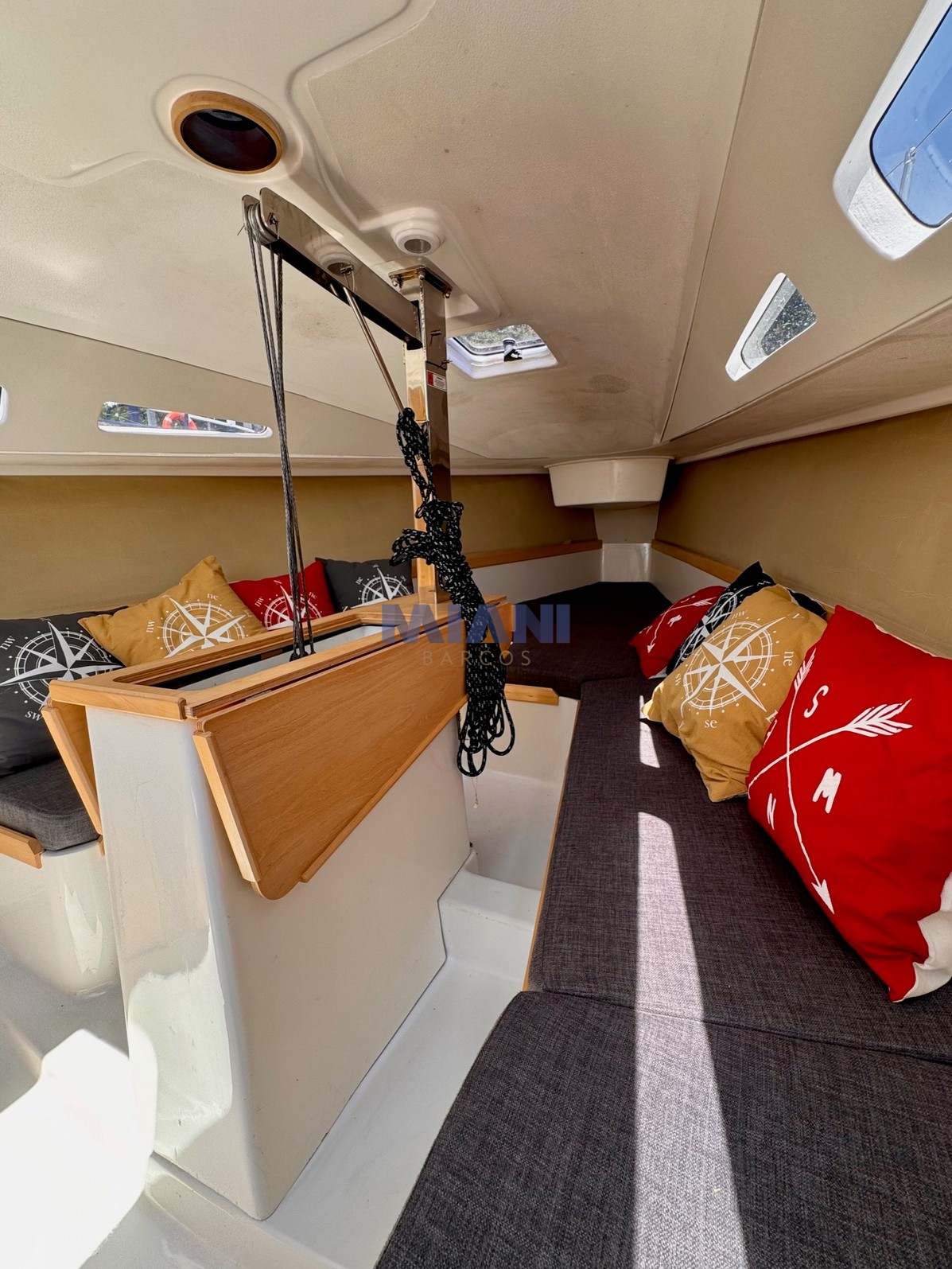 Mastracchio 24.5 velero Mastracchio 245 año 2022 con quilla izable. Timon y caña de carbono, velas North Sails. en venta @mianibarcos