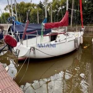 velero Miura 25 con motor Mercury 5hp. ideal primer barco. en venta @mianibarcos