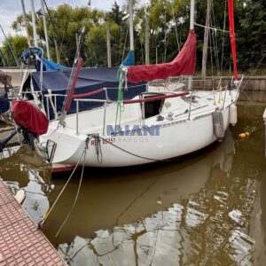 velero Miura 25 con motor Mercury 5hp. ideal primer barco. en venta @mianibarcos