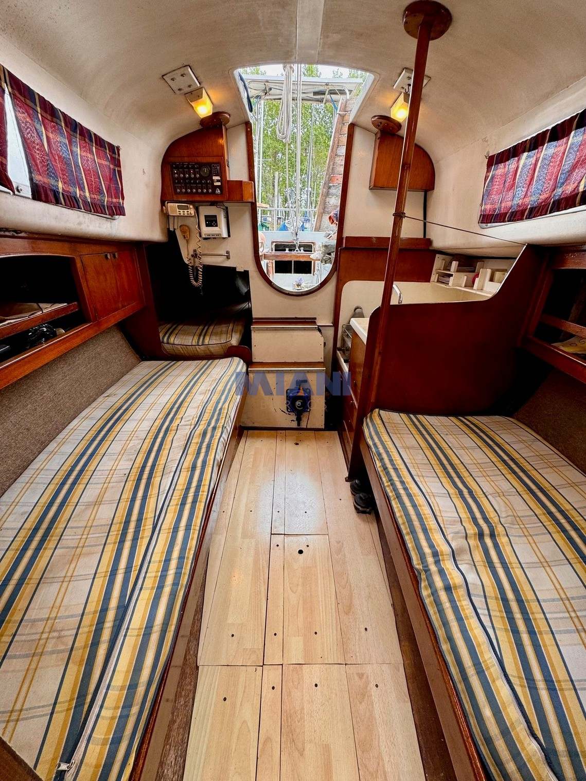 Bries serie 2 velero Bries serie 2. vista de cabina desde proa. amarrado en San Fernando, Bs As. en venta en @mianibarcos