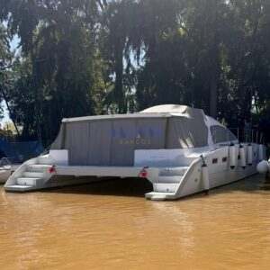 Catamaran Conte 46, amarra en San Fernando. en venta @mianibarcos. vista de popa