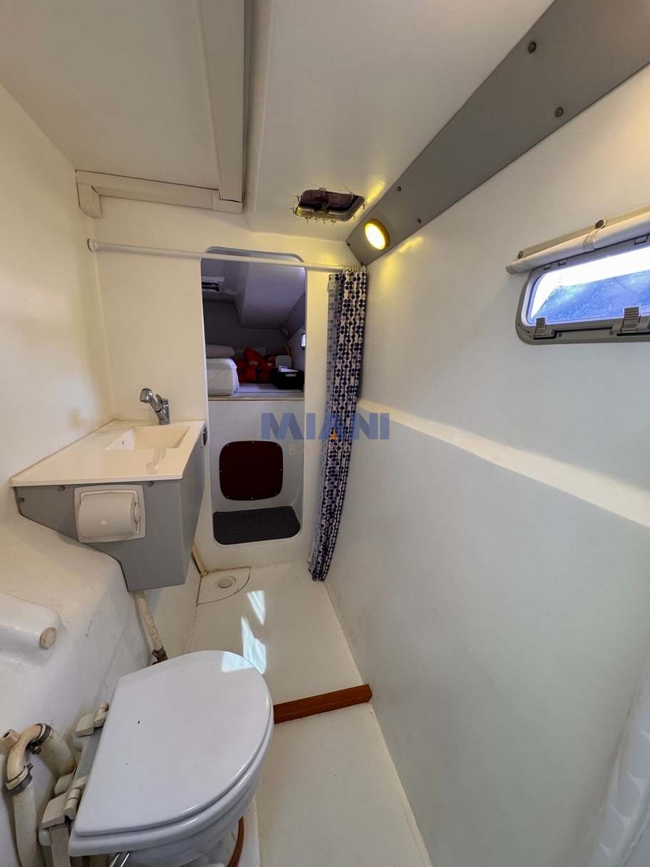 Catamaran Conte 46 (23) Catamaran Conte 46, amarra en San Fernando. en venta @mianibarcos. Baño secundario