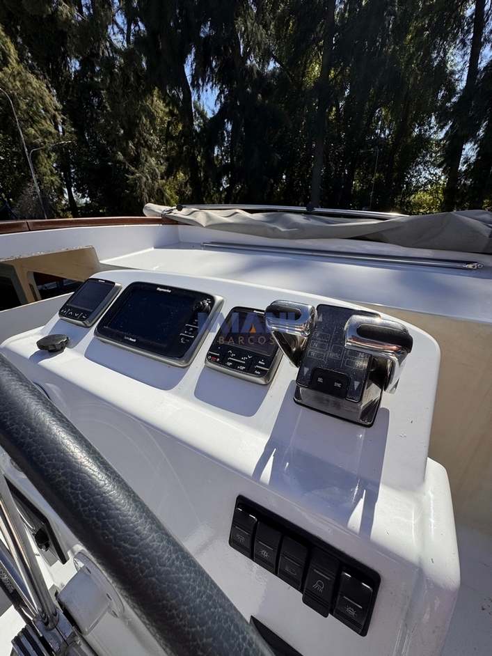 Catamaran Conte 46 (25) Catamaran Conte 46, amarra en San Fernando. en venta @mianibarcos. timonera exterior. instrumental