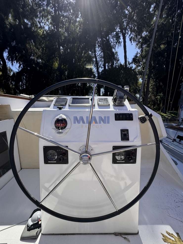 Catamaran Conte 46 (26) Catamaran Conte 46, amarra en San Fernando. en venta @mianibarcos. timonera exterior.