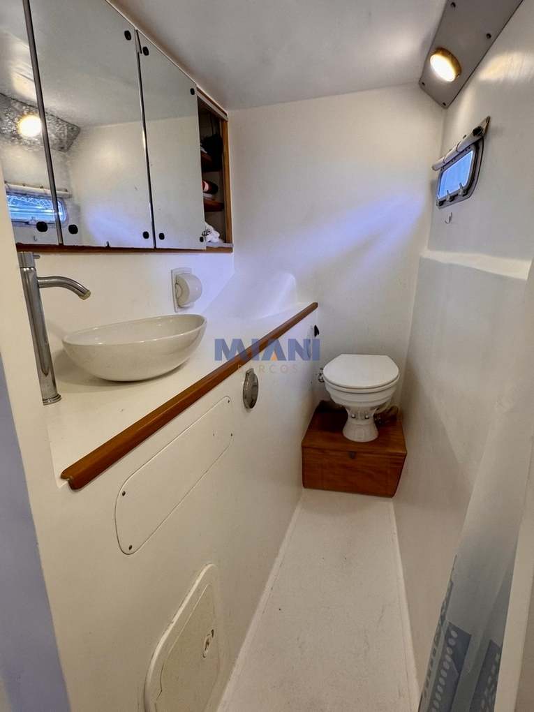 Catamaran Conte 46 Catamaran Conte 46, amarra en San Fernando. en venta @mianibarcos. baño principal