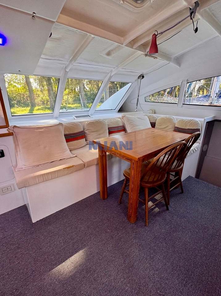 Catamaran Conte 46 Catamaran Conte 46, amarra en San Fernando. en venta @mianibarcos. dinette