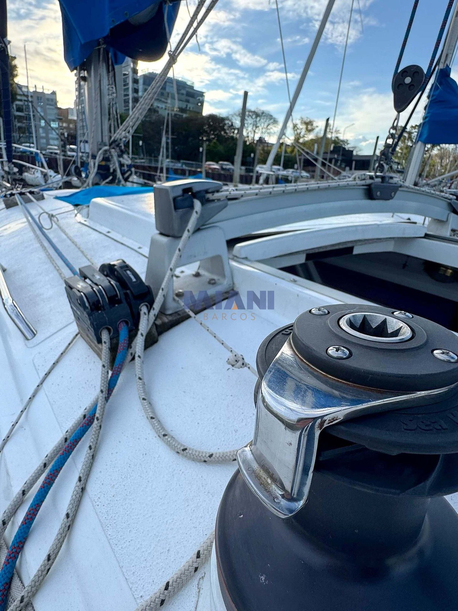 Resch 32 velero Resch 32, kit del 2014, botado en 2024. motor Bukh. amarra en Olivos. en venta @mianibarcos. traveller. molinetes con self.