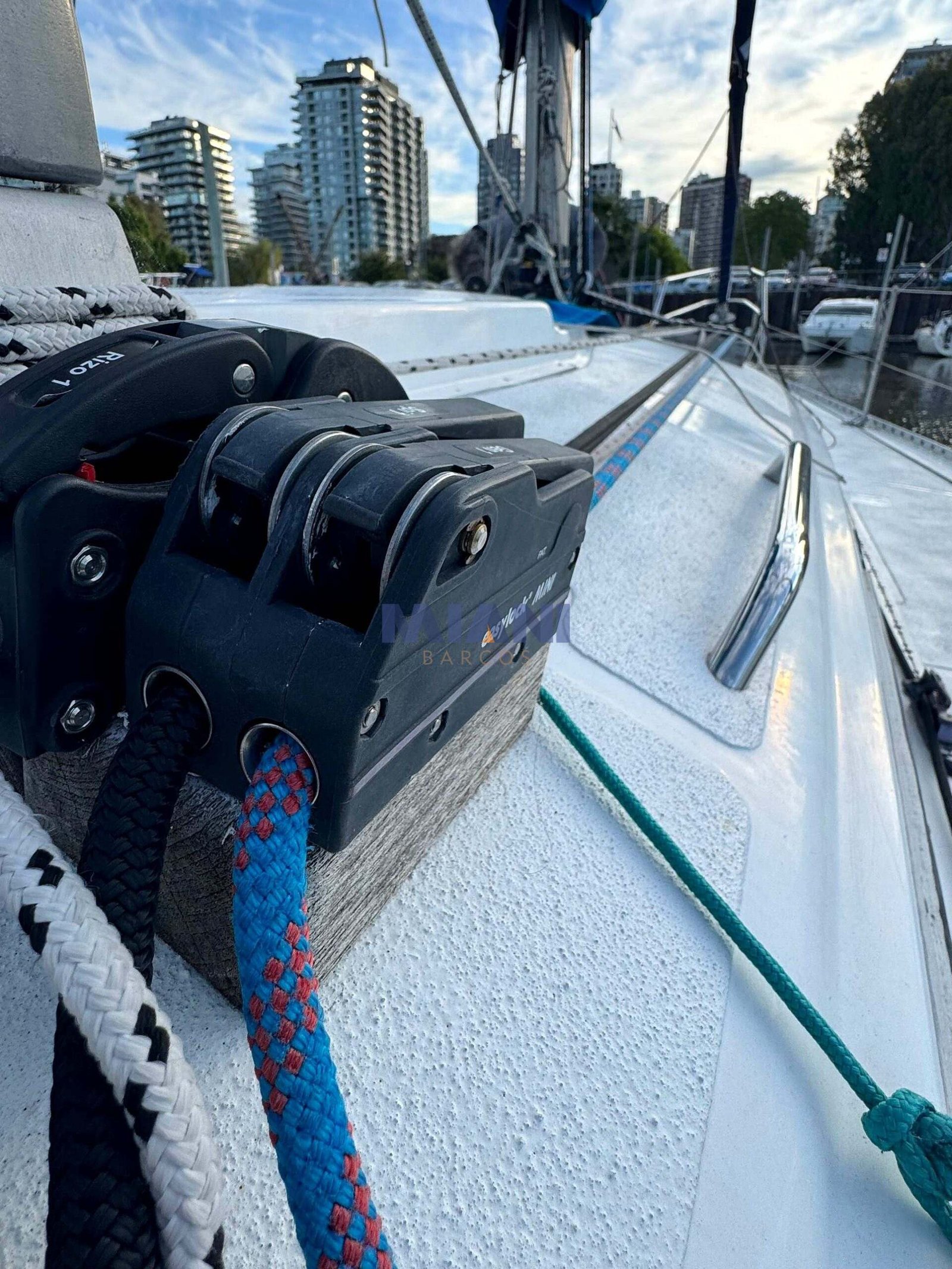 Resch 32 velero Resch 32, kit del 2014, botado en 2024. motor Bukh. amarra en Olivos. en venta @mianibarcos. stoppers.