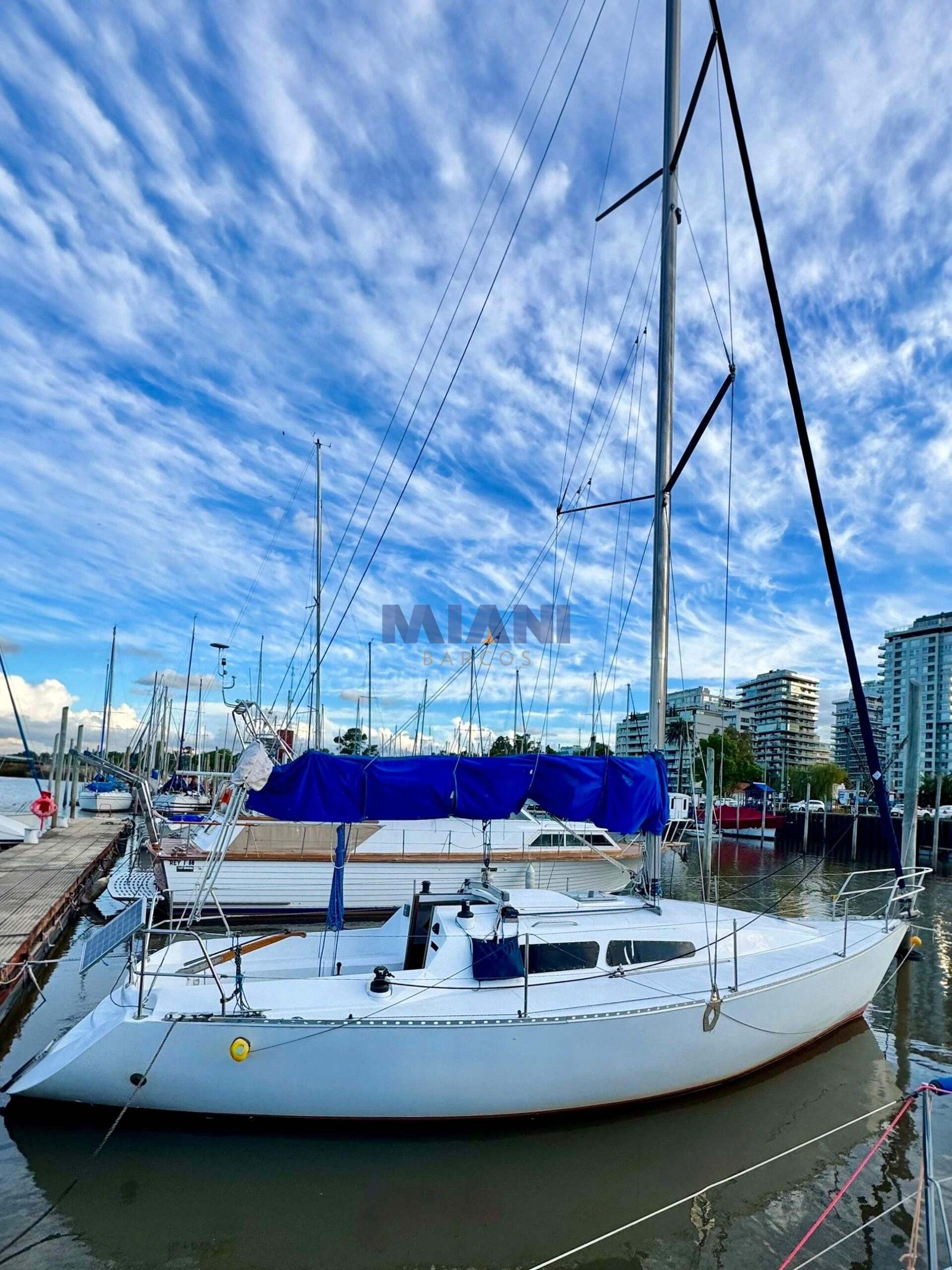 Resch 32 velero Resch 32, kit del 2014, botado en 2024. motor Bukh. amarra en Olivos. en venta @mianibarcos. vista exterior