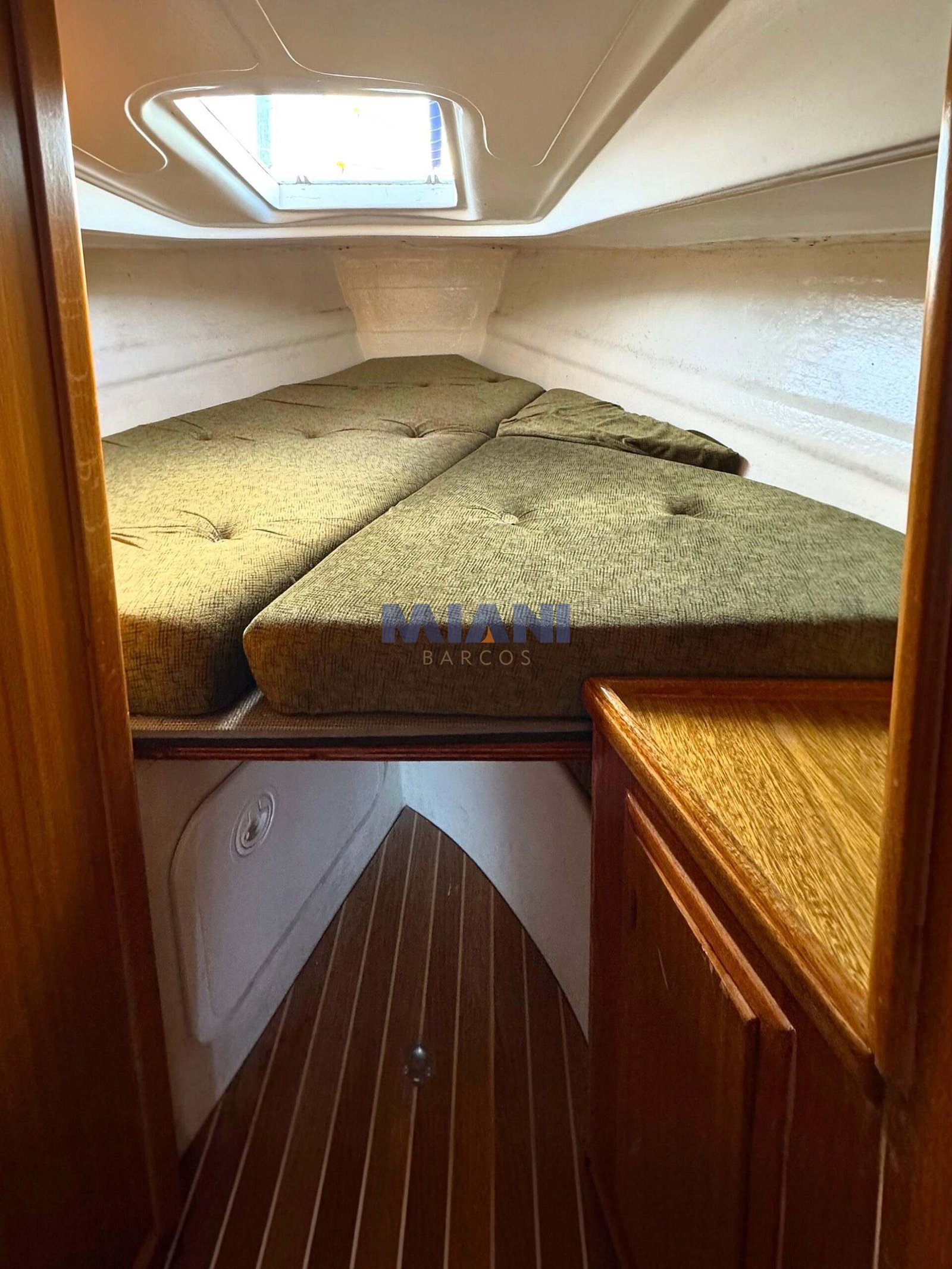 Resch 32 velero Resch 32, kit del 2014, botado en 2024. motor Bukh. amarra en Olivos. en venta @mianibarcos. cama doble de proa.