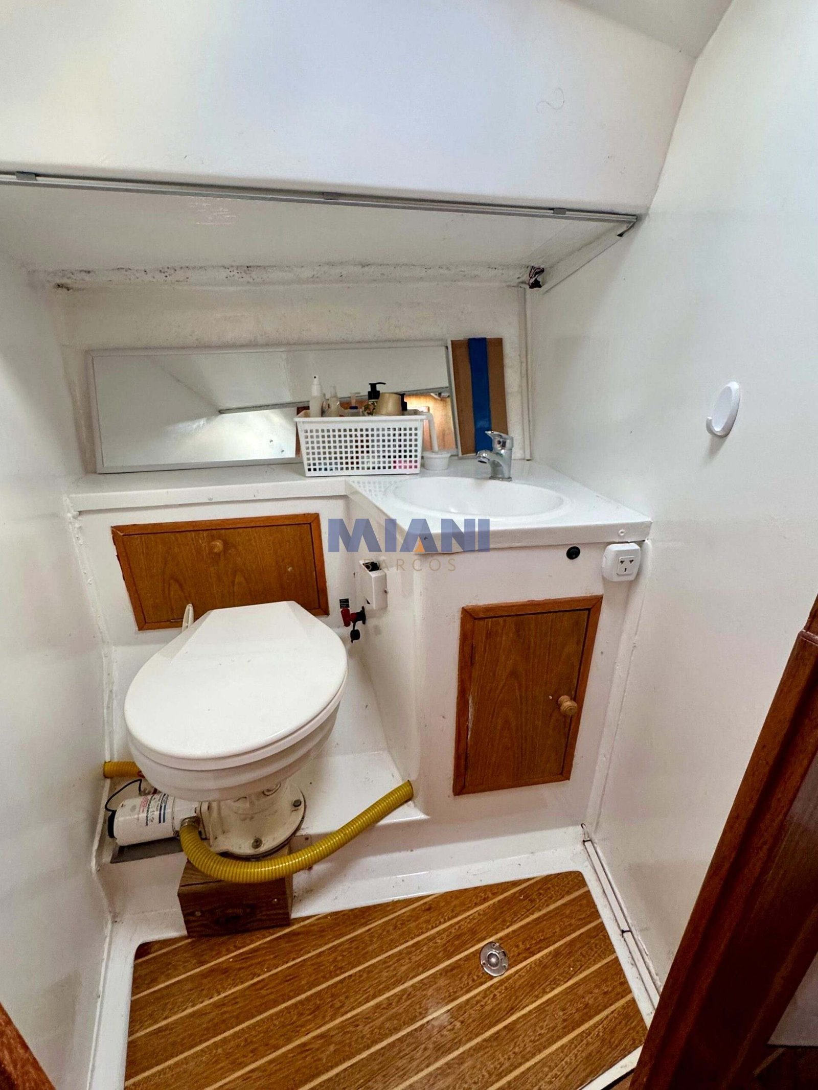Resch 32 velero Resch 32, kit del 2014, botado en 2024. motor Bukh. amarra en Olivos. en venta @mianibarcos. baño compartimentado